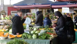 Osijek, 27. 12. 2024, Glavna tržnica na Gajevom trgu. Ponuda.snimio GOJKO MITIĆ