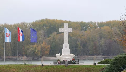 Vukovar, 14. 11. 2024., Vukovar - reportaža, vodotoranj, pastoralni centar, imena poginulih ploča, hotel Dunav, centar grada, memorijalno grobljeSNIMIO BRUNO JOBST