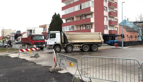 Osijek, 15. 01. 2025., Gundulićeva - Dubrovačka, križanje, radovi, zatvoreno za prometSNIMIO BRUNO JOBST