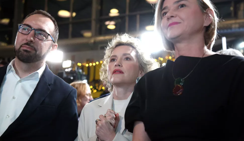 Zagreb, 29.12.2024. - Doček rezultata predsjedničkih izbora u stožeru kandidatkinje stranke Možemo! Ivane Kekin. Na fotografiji Tomislav Tomašević, Ivana Kekin, Sandra Benčić.foto HINA/ Denis CERIĆ/ dc