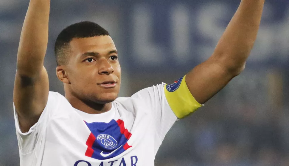 epa10658932 Paris Saint Germain's Kylian Mbappe gestures at the end of the French Ligue 1 soccer match between RC Strasbourg and Paris Saint Germain at Meinau stadium in Strasbourg, France, 27 May 2023. EPA/TERESA SUAREZ