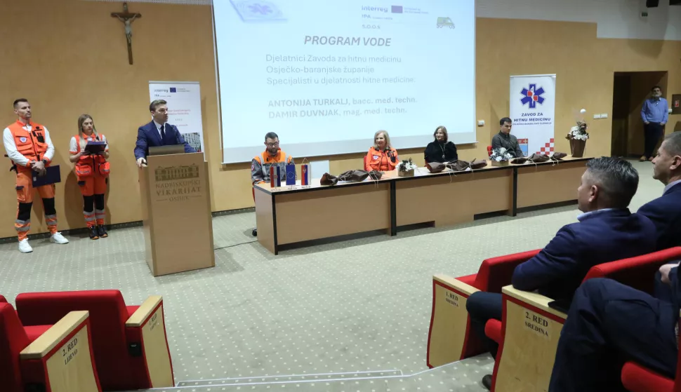 Osijek, 17. 01. 2025, Vikarijat, Početna konferencija projekta Zavoda za hitnu medicinu (suradnja sa Somborom). Državni tajnik Domagoj Mikulić.snimio GOJKO MITIĆ