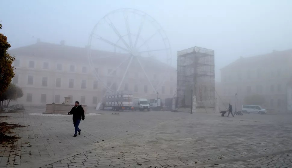 osijek, 11 studeni 2022, 8,00 sati, tvrđa, magla, jesen, jutro, vrijemesnimio zdenko pušić