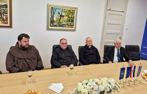 Fra Tomislav Faletar, vlč. Goran Mitrović, vlč. Perica Matanović i pastor Zdravko Klešćik