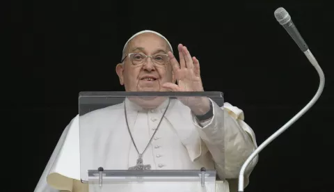 epa11836402 A handout picture provided by the Vatican Media shows Pope Francis leading the Angelus prayer, traditional Sunday's prayer, from the window of his office overlooking Saint Peter's Square, in Vatican City, 19 January 2025. EPA/VATICAN MEDIA HANDOUT HANDOUT EDITORIAL USE ONLY/NO SALES