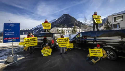 epa11837962 Greenpeace activists block the access road to the heliport during a protest in Davos Dorf during the 55th annual meeting of the World Economic Forum (WEF) in Davos, Switzerland, 20 January 2025. The World Economic Forum annual meeting brings together entrepreneurs, scientists, corporate and political leaders in Davos and takes place from January 20 to 24. EPA/MICHAEL BUHOLZER