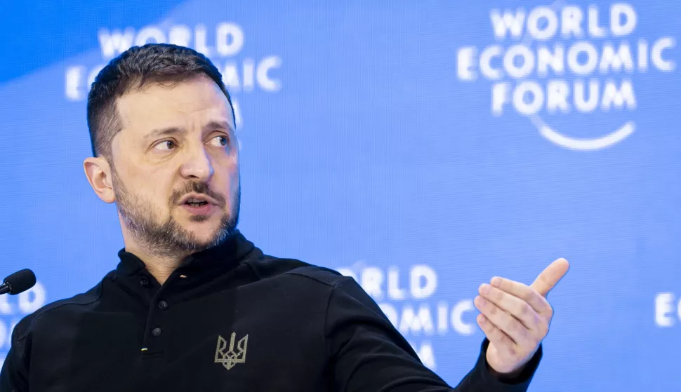 epa11842113 Ukrainian President Volodymyr Zelensky gestures as he speaks at a plenary session during the 55th annual World Economic Forum (WEF) meeting in Davos, Switzerland, 21 January 2025. The World Economic Forum's annual meeting gathers entrepreneurs, scientists, and corporate and political leaders in Davos from January 20 to 24.  EPA/MICHAEL BUHOLZER