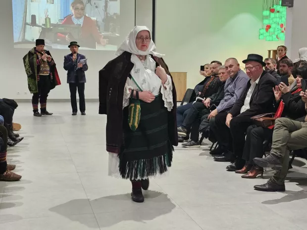 revija &scaron;okačkih kabanica siječanj 2025
