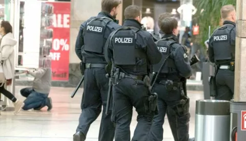 epa05686224 A unit of police officers is seen during a security operation in the shopping center Centro in Oberhausen, Germany, 22 December 2016. German police arrested two men in Duisburg on suspicion of a possible attack preparation at a shopping center. The two brothers, 28 and 31, originally from Kosovo, were suspected of planning an attack on the Centro shopping center in Oberhausen, near the Dutch border, media reported. EPA/ARNULF STOFFEL