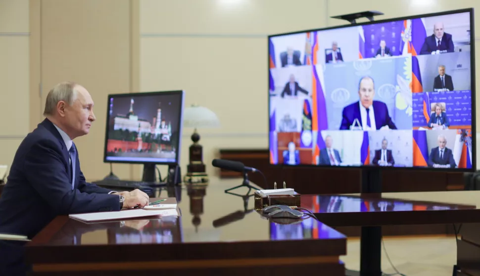 epa11838631 Russian President Vladimir Putin chairs a Security Council meeting via videoconference at the Novo-Ogaryovo state residence outside Moscow, Russia, 20 January 2025.  EPA/GAVRIIL GRIGOROV/SPUTNIK/KREMLIN POOL MANDATORY CREDIT