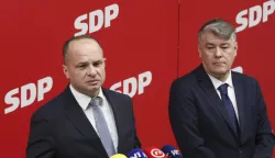 Zagreb, 24.01.2025.- Predsjednik SDP-a Siniša Hajdaš Dončić i saborski zastupnik Boris Lalovac održali su konferenciju za medije s temom inflacije i pada životnog standarda građana. Na fotografiji Siniša Hajdaš Dončić, Boris Lalovac. foto HINA/ Lana SLIVAR DOMINIĆ/ lsd