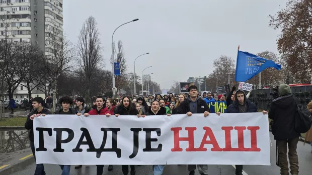 Beograd, 24.01.2025. - U opći &scaron;trajk u Srbiji, na koji su pozvali studenti poslije dvomjesečnih blokada fakulteta zbog tragedije na novosadskom željezničkom kolodvoru, u petak su se uključili brojni poduzetnici, udruge, djelatnici kulture i pojedini mediji, dok vladajuća Srpska napredna stranka (SNS) popodne organizira skup "pokreta za narod". foto HINA/ FoNet/ tm