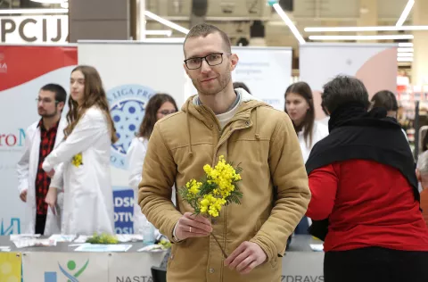 Osijek, 25. 01. 2025., Portanova, Dan mimoza, obilježavanje, 18. Dan mimoza, Nacionakni dan protiv raka vrata maternice, Alen Imširović SNIMIO BRUNO JOBST