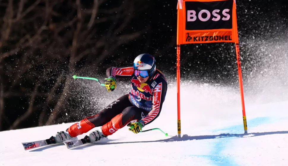 epa11844751 James Crawford of Canada in action during a training session for the Men's Downhill race at the FIS Alpine Skiing World Cup in Kitzbuehel, Austria, 22 January 2025. EPA/ANNA SZILAGYI