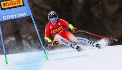 epa11836227 Lara Gut-Behrami of Switzerland in action during the Women's SuperG race at the FIS Alpine Skiing World Cup in Cortina d'Ampezzo, Italy, 19 January 2025. EPA/ANDREA SOLERO