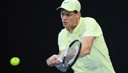 epa11853839 Jannik Sinner of Italy in action during the Men's Singles final match against Alexander Zverev of Germany at the Australian Open Grand Slam tennis tournament in Melbourne, Australia, 26 January 2025. EPA/JOEL CARRETT AUSTRALIA AND NEW ZEALAND OUT