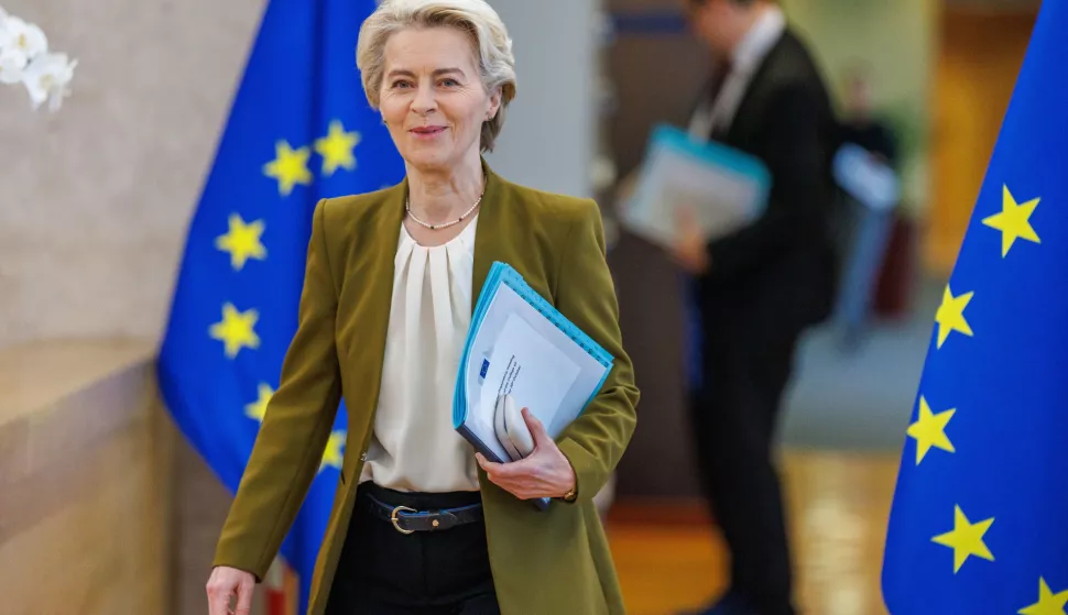 epa11691997 EU Commission President Ursula von der Leyen arrives at the EU Commission weekly college of European Commissioners meeting in the European Commission in Brussels, Belgium, 30 October 2024. EPA/OLIVIER MATTHYS