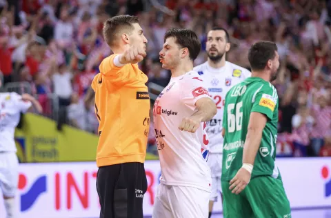 Zagreb, 28.01.2025 - Četvrtfinalni susret Svjetskog prvenstva rukometaša: Hrvatska - Mađarska. Na slici Dominik Kuzmanović, Filip Glavaš.foto HINA/ Damir SENČAR/ ds