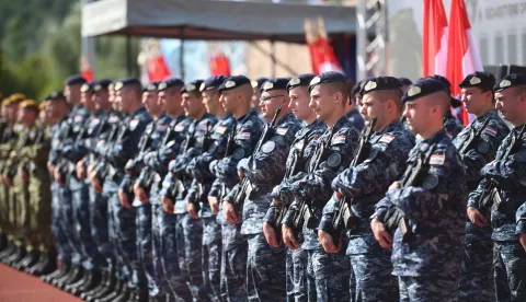 Knin, 05.08.2024 - Sredi?nja proslava Dana pobjede i domovinske zahvalnosti i Dana hrvatskih branitelja te 29. obljetnice vojno-redarstvene operacije Oluja ina stadionu NK Dinara u Kninu. foto HINA/ Mario STRMOTI?/ ik