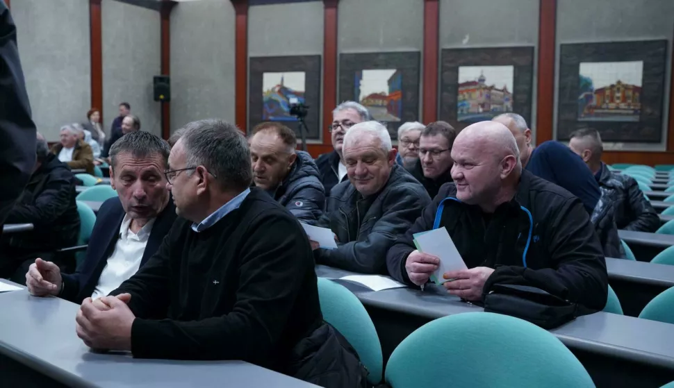 VINKOVCINa redovitoj izbornoj skupštini Koordinacije braniteljskih i stradalničkih udruga Vukovarsko-srijemske županije Damir Dujić dobio je još jedan predsjednički mandat. Tajnik je Danijel Šota, a dopredsjednici Damir Ležajić i Vlado Smolčić.siječanj 2025.