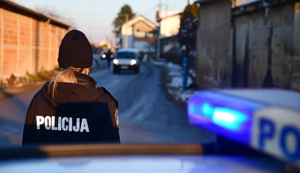 Vozač pun droga vozio neispravan kamion