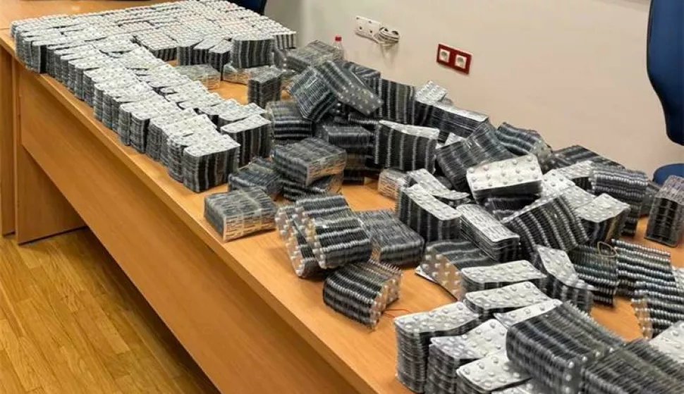 Na graničnom prijelazu Tovarnik pokušao prokrijumčariti više od 200.000 tisuća tableta