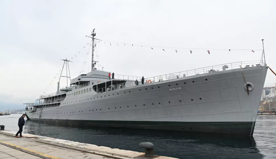 RIJEKA, 10. 02. 2025. - BROD GALEB, MUZEJ. ODLAZI IZ KRALJEVICE U RIJEKU, MOLO LONGO, SNIMIO: VEDRAN KARUZA 