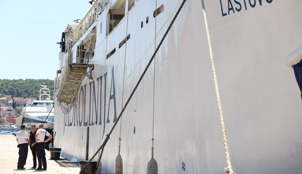 12.08.2024., Mali Losinj - U padu ulazne rampe trajekta Lastovo u trajektnom pristanistu u Malom Losinju trojica mornara Jadrolinije su poginula, a jedan je tesko ozlijedjen. Photo: Nel Pavletic/PIXSELL