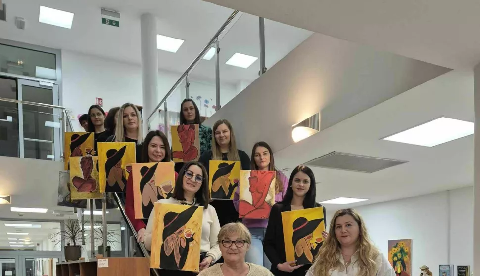 GUNJAU Narodnoj knjižnici i čitaonici Gunja održana je treća "Wine & Paint" radionicaveljača 2025.