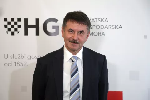 Osijek, 24. 09. 2024., HGK; Županijska komora Osijek; dodjela plaketa; Zlatna kuna; Zlatna kuna za 2023; dobitnici; Zoran Kovačević - predsjednik HGK _ ŽK OsijekSNIMIO BRUNO JOBST