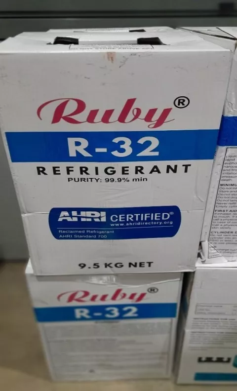 Na graničnom prijelazu Bajakovo spriječen je poku&scaron;aj krijumčarenja 261 boce rashladnog plina