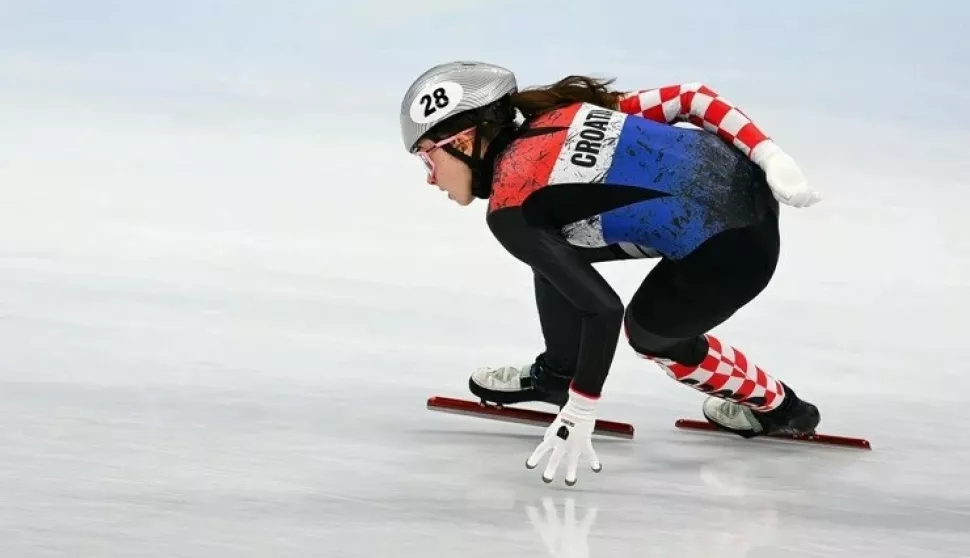 Valentina A&scaron;čić u četvrtfinalu dicipline 1500 m u brzom klizanju na kratkoj staziPeking, 16.02.2022 - Valentina A&scaron;čić u četvrtfinalu dicipline 1500 m u brzom klizanju na kratkoj stazi. foto HINA/ HOO/ Jaki Franja/ik