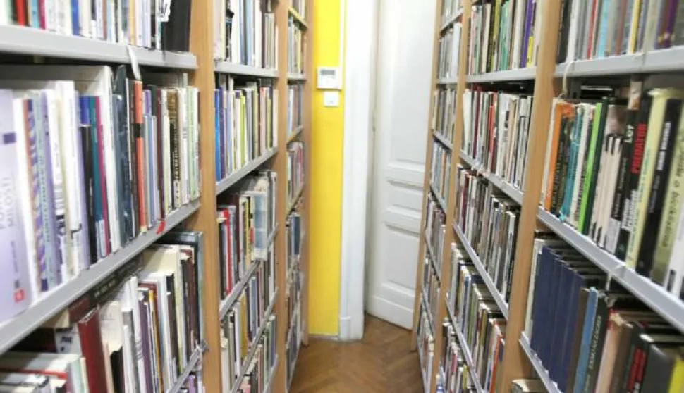 snimio Filip KOS Osijek, 26.7.2016. GISKO, ljeto u gradskoj knjinici, odjel za posudbu. 