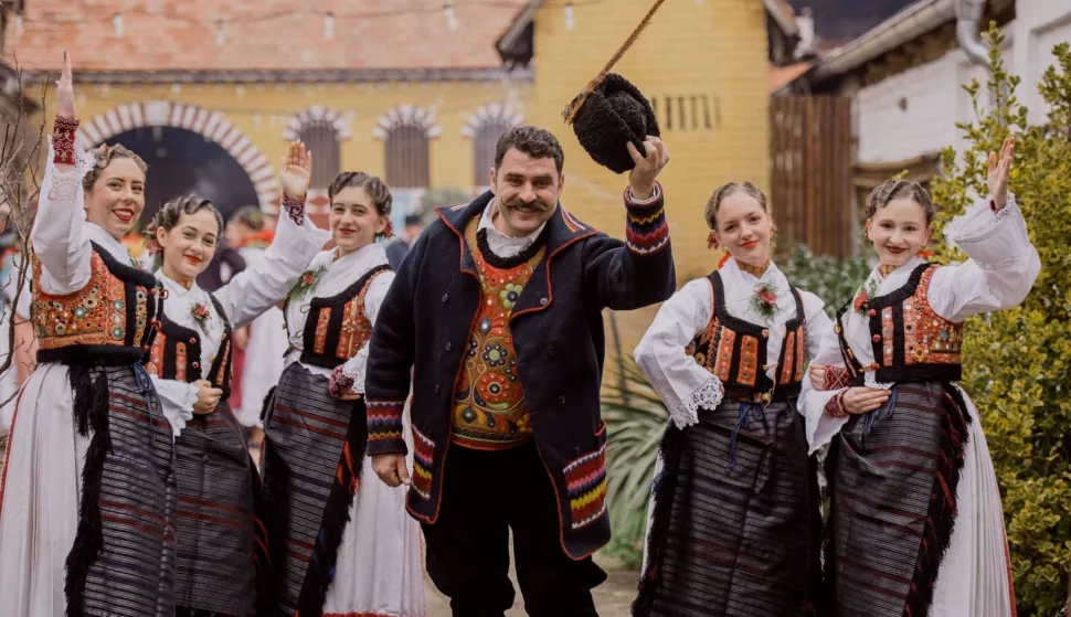 Šokačko sijelo u Županjiustupljena