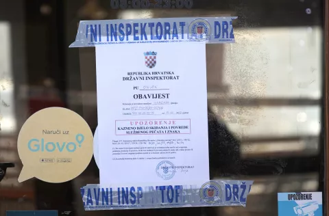 Osijek, 20. 02. 2025., Donji grad, državni inspektorat, naljepnice - državni inspektorat; traka - državni inspektorat, ugostiteljski objekt; zatvoreno; pečat; zapečaćenoSNIMIO BRUNO JOBST