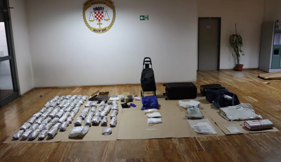 Na području Sigeta policajci su pronašli više od 52 kilograma droge