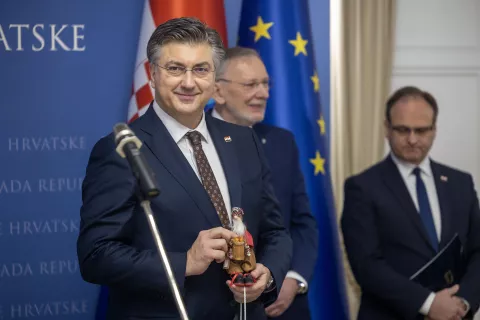 Zagreb, 24.2.2025 - Premijer Andrej Plenković (na slici) u Banskim je dvorima primio ukrajinsku djecu koja borave u Hrvatskoj na psihosocijalnoj edukaciji.Foto Hina/ Dario GRZELJ/ dag