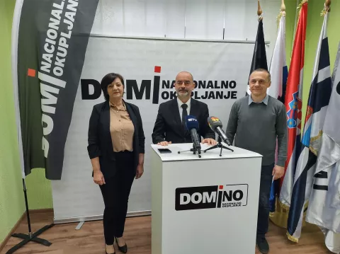 DOMINO OBŽ održali konferenciju za novinare na temu inicijative o proglašenju Parka priode Kopački rit nacionalnim parkom.Na slici Ana Pacl, Krešimir Čabaj, saborski zastupnik i povjerenik Domina za Osječko-baranjsku županiju, Ivan Škaro