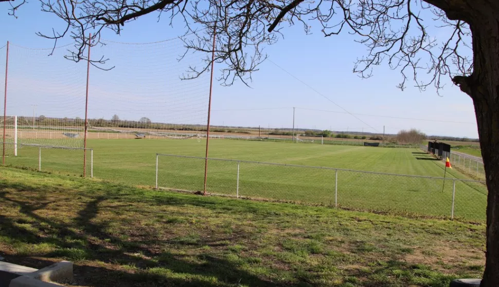 DONJI MELJANI, Rekonstruirani i obnovljeni dom službeno je otvoren, a korištenje je prilagođeno epidemiološkim mjerama, uz dom obnovljeno je i nogometno igralište, 24.04.2021., snimila Mihaela Feldi