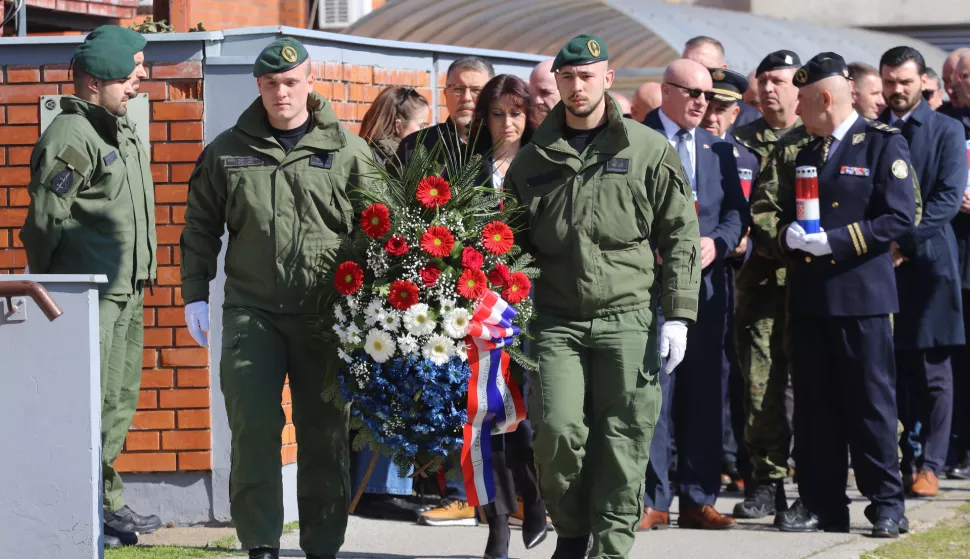 Osijek, 03. 03. 2025, Trgs Lavoslava Ružićke 1. Vijencni za poginule pripadnike Orlova.snimio GOJKO MITIĆ