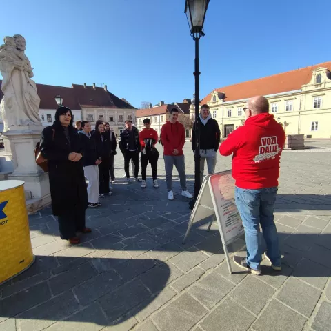 Maturanti na simulatoru sudara