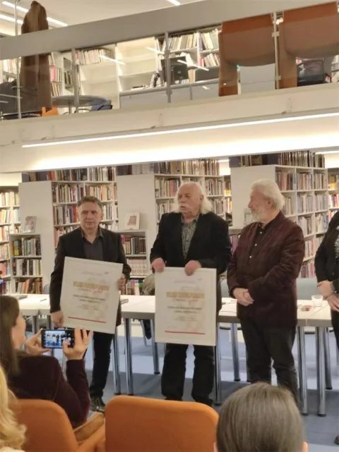 Zrinko Kapetanić (lijevo) dobio nagradu Vladimir Golob