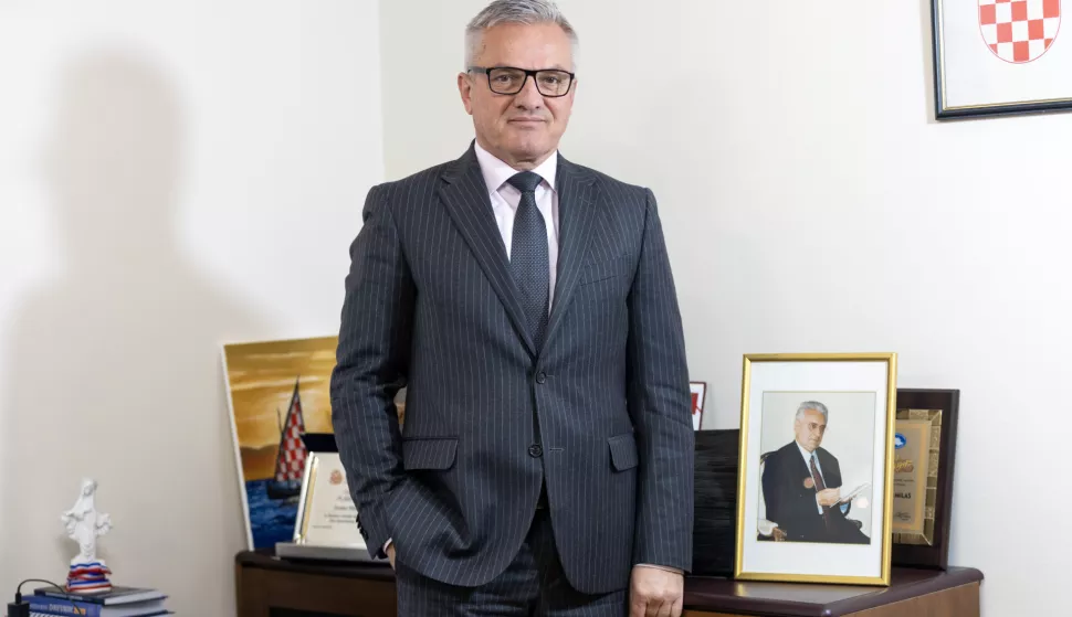 Zagreb, 06.02.2025 - Državni tajnik Središnjeg državnog ureda za Hrvate izvan Republike Hrvatske Zvonko Milas tijekom intervjua. foto HINA/ Damir SENČAR/ ds