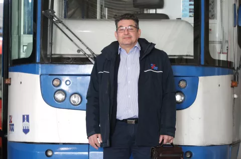 Osijek, 06. 03. 2025., Tramvaj, priča o tramvaju, remiza, tramvaj u vožnji, Siniša Durgel - vozač tramvajaSNIMIO BRUNO JOBST