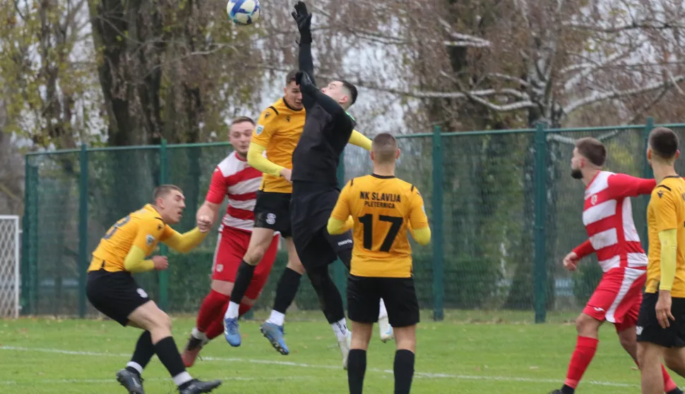 Kneževi Vinogradi, 30. 11. 2024, Igralište u Kneževim Vinogradima. Nogomet, Borac - Slavija (Pleternica), Treća NL Istok.snimio GOJKO MITIĆ