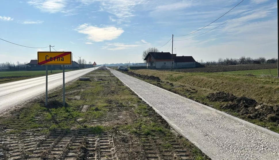 Biciklistička staza Cernaustupljena fotografija
