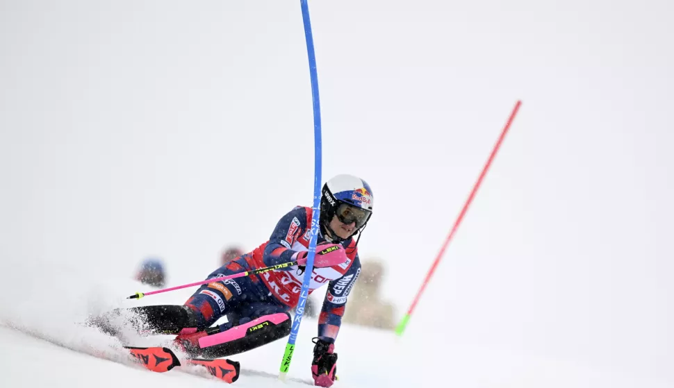 epa11950699 Zrinka Ljutic of Croatia in action during the first run of the women's slalom event during the FIS Alpine Skiing World Cup in Are, Sweden, 09 March 2025. EPA/Pontus Lundahl SWEDEN OUT