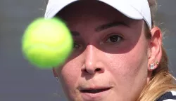 epa11900334 Donna Vekic of Croatia in action during her first round match against Sofia Kenin of USA at the Dubai Tennis Championships in Dubai, United Arab Emirates, 16 February 2025. EPA/ALI HAIDER