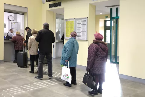 Osijek, 05. 01. 2024., Zeljeznicki kolodvor, HZ, umirovljenici, povlasteni prijevoz, vlak, povlastena iskaznicaSNIMIO BRUNO JOBST