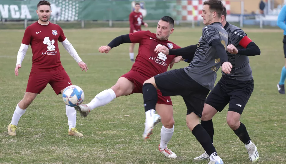 Višnjevac, 02. 03. 2025., Igralište u Višnjevcu, nogomet, Višnjevac - Slavonija (Soljani), MŽNL Osijek - VinkovciSNIMIO BRUNO JOBST